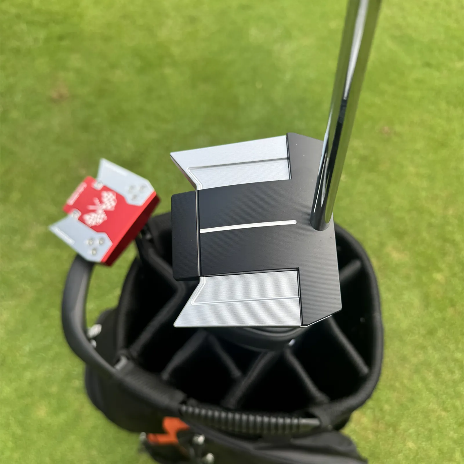 Calong F20 Golf Putter Center Shaft 6063 Alloy Black/ Red Colors 34/35inch With Weight Customizable with Screws Balance Technology Included Headcover - Image 4